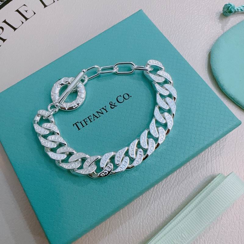 Tiffany bracelet 06yxh05